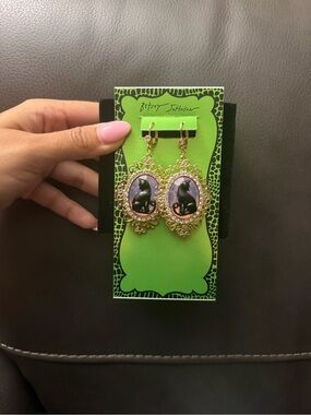 Betsey Johnson Gold Filigree Black Cat Cameo Dangle Earrings